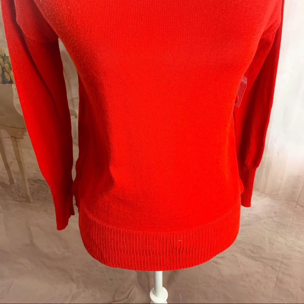 NEW Tahari Side Button Crew Neck Red Sweater - Picture 3 of 11